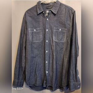 M10 Express gray button up shirt white stitching & buttons long sleeved